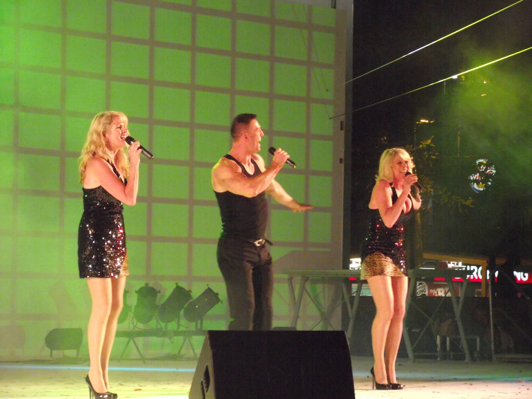 219488_10150185877060488_6821092_o